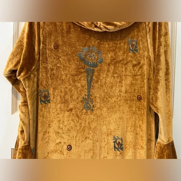 Blue Fish Vintage Golden Velvet Coat - Picture 4 of 16